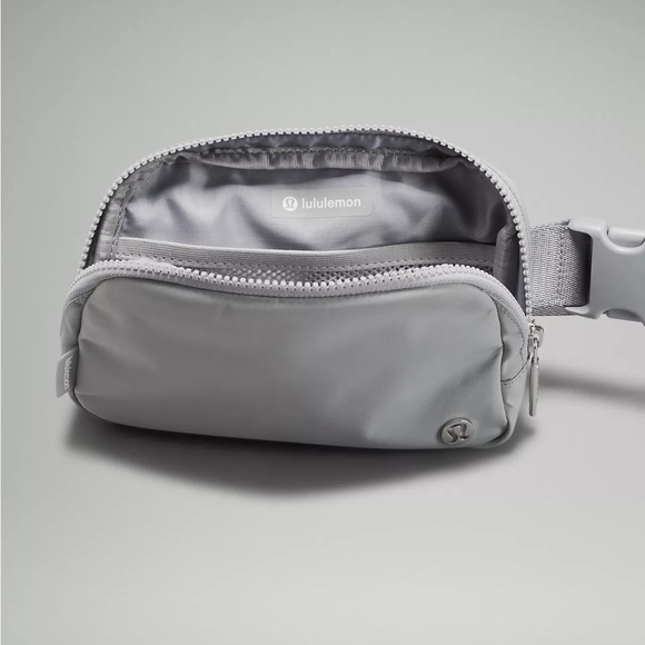 Lululemon Everywhere Belt Bag - Picture 3 of 6